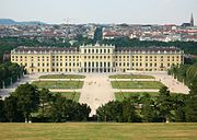 Schloss Schoenbrunn August 2006 406.jpg