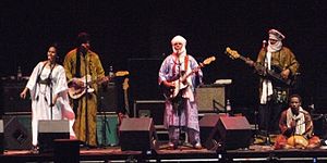 Tinariwen-Bardentreffen 2010.jpg