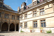 Hotel Cluny Cour.JPG