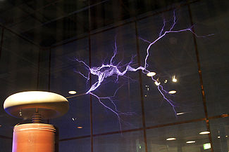 A Tesla coil lightning simulator